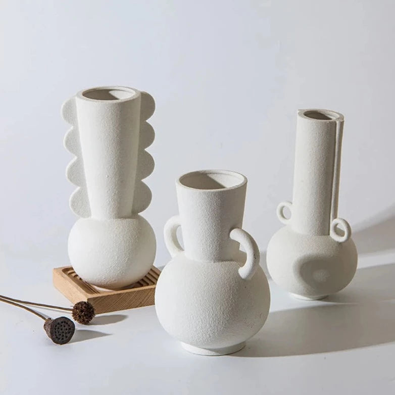 NOSE AMPHOR | Textured Ceramic Vase